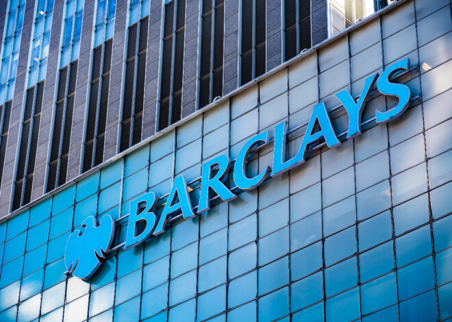 Barclays reverses branch cuts as bank managers return to high street